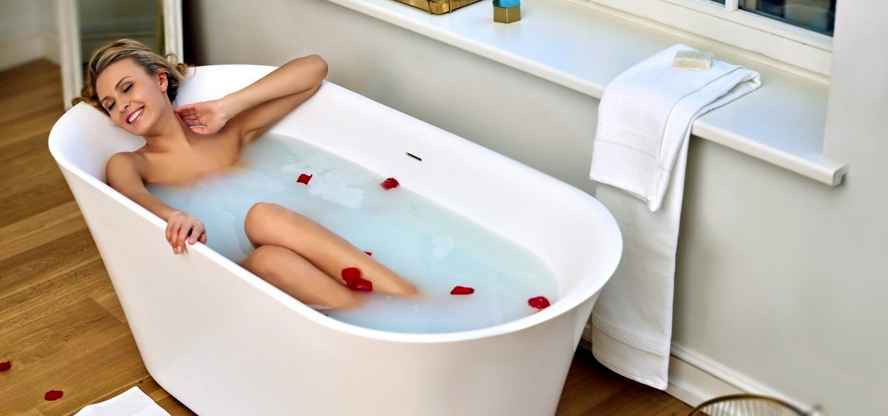 Tulip Wht Freestanding Solid Surface Bathtub web (1) (1)